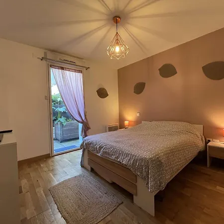 T2 - La Rochelle - Lr910-012 * Fontenille-Saint-Martin-d'Entraigues