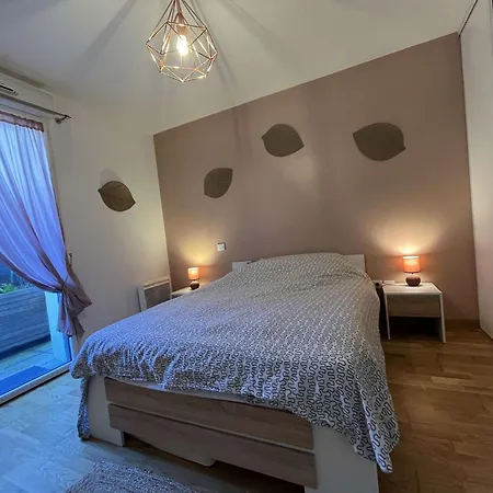 T2 - La Rochelle - Lr910-012 * Fontenille-Saint-Martin-d'Entraigues